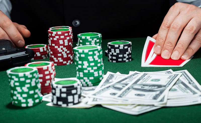 Cách tính xác suất cho các lá bài kế tiếp trong poker?